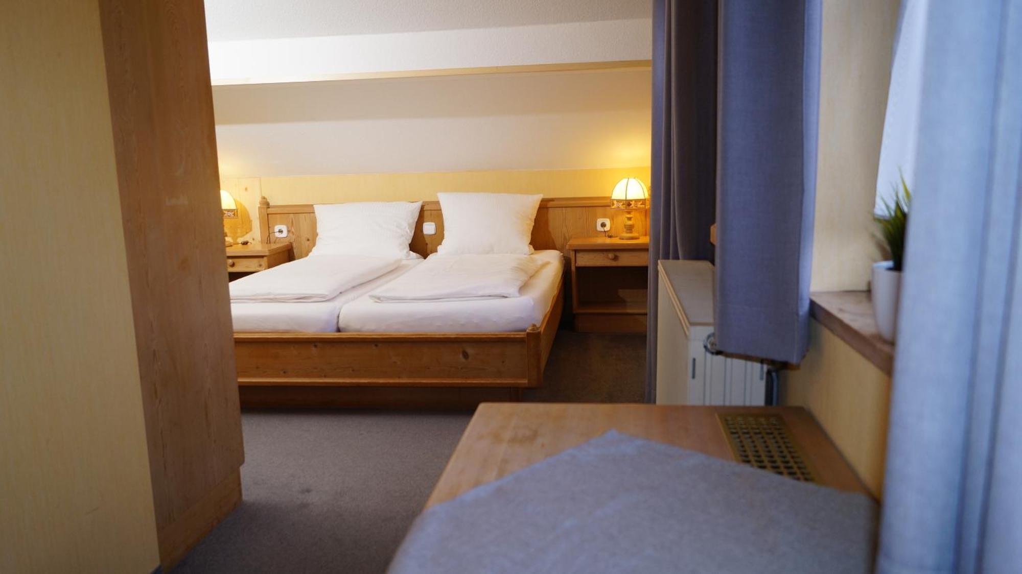 Landgasthof Falken Huttlingen Chambre photo