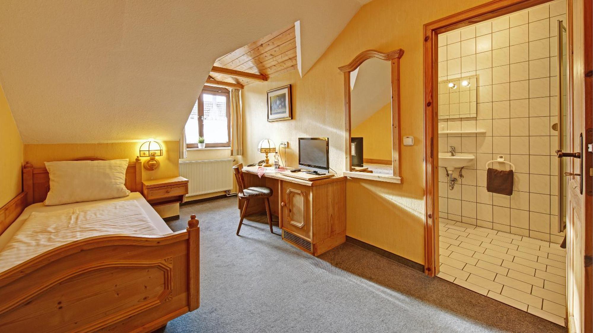 Landgasthof Falken Huttlingen Chambre photo