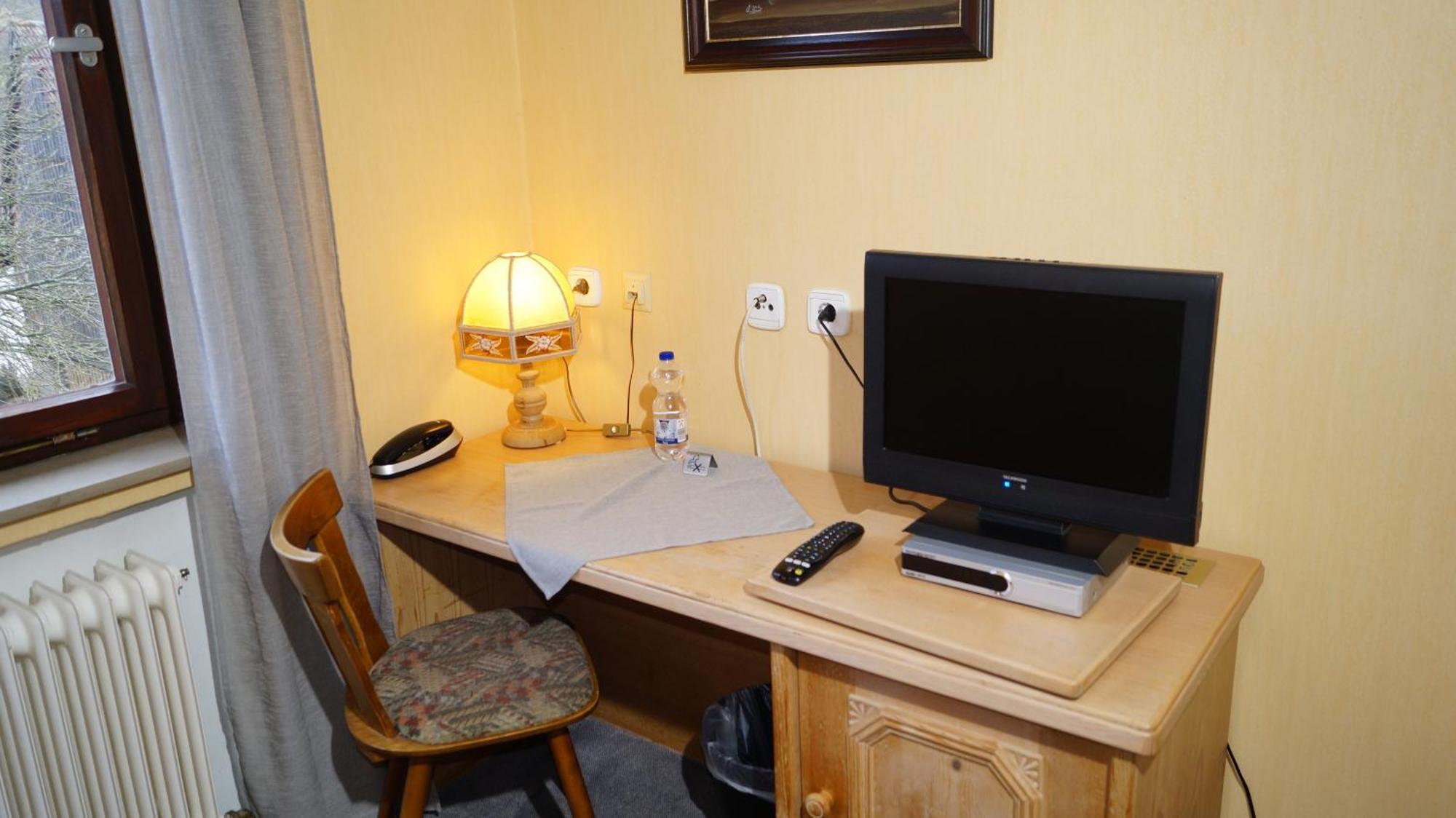 Landgasthof Falken Huttlingen Chambre photo