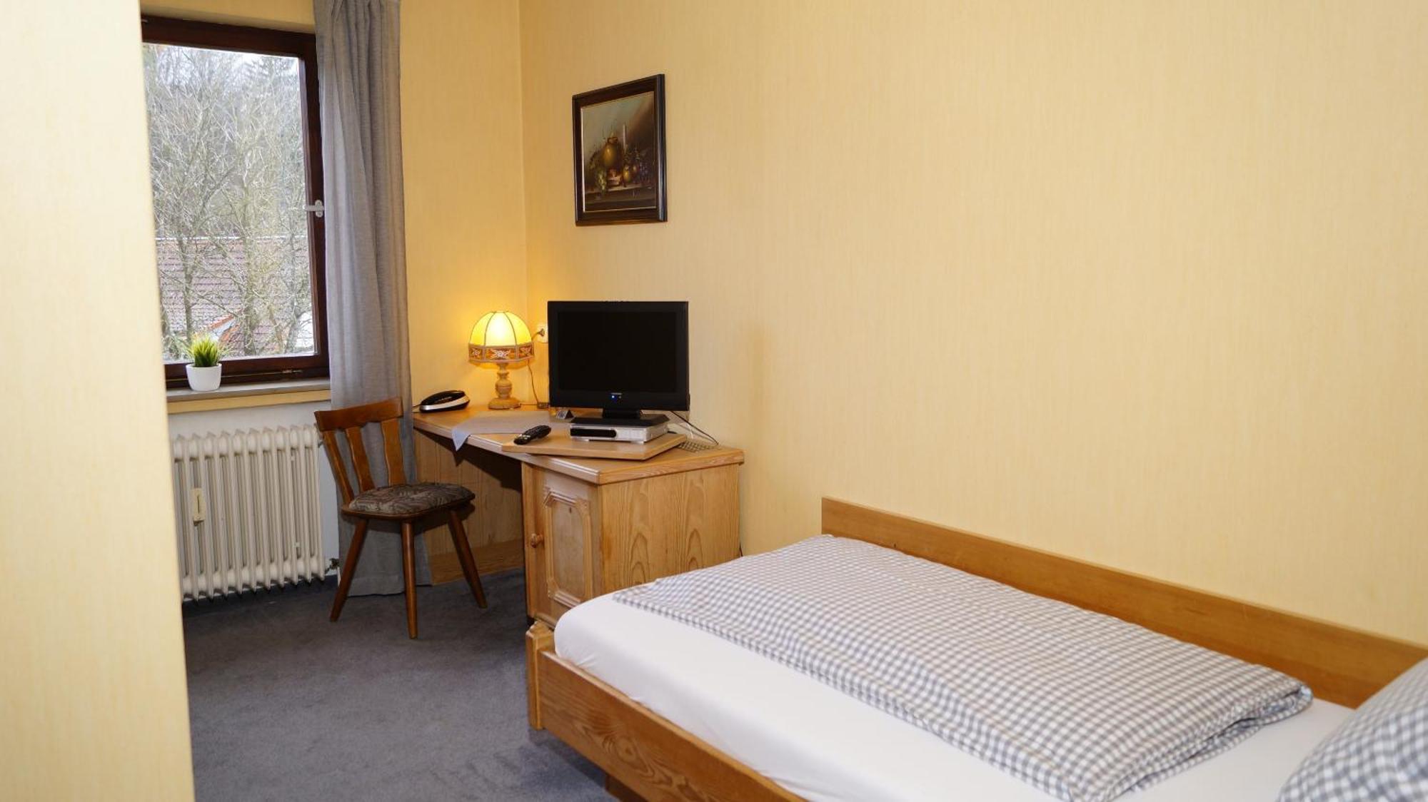 Landgasthof Falken Huttlingen Chambre photo